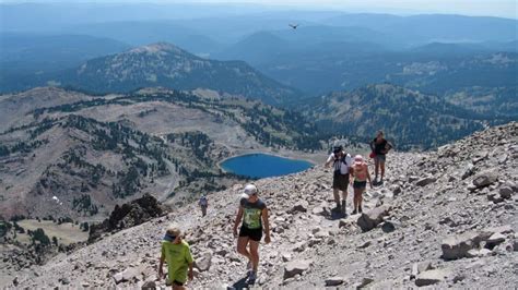 Hiking Lassen Peak in Lassen Volcanic National Park California