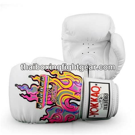 muay thai boxing gloves bangkok