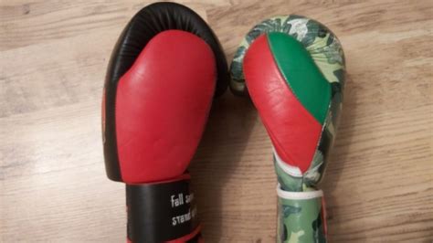 muay thai gloves vs boxing gloves