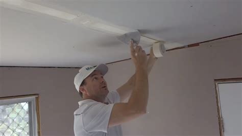 mud and tape ceiling drywall