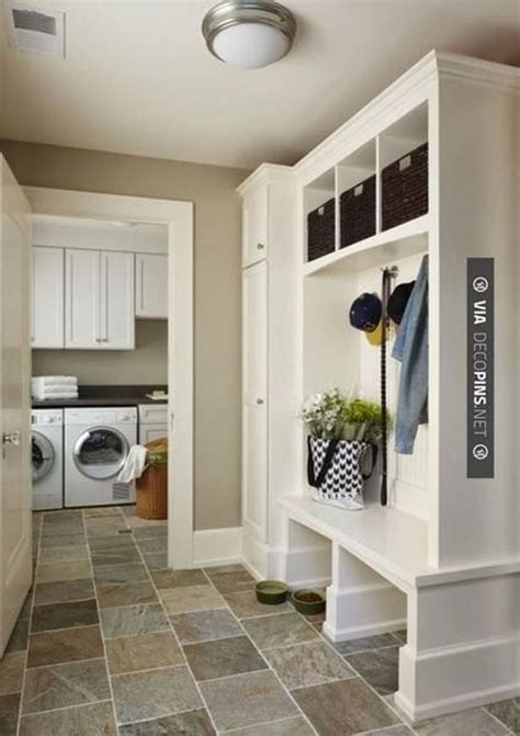 mud room with washer and dryer