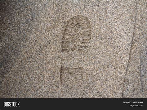 mud shoe marks floor