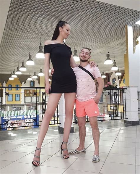 mulher mais alta que o homem