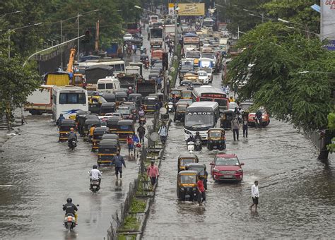 mumbai gets heavy rainfall in monsoon