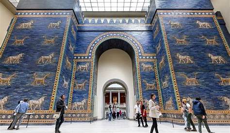 Porte D'Ishtar De Babylone Dans Le Musée De Pergamon