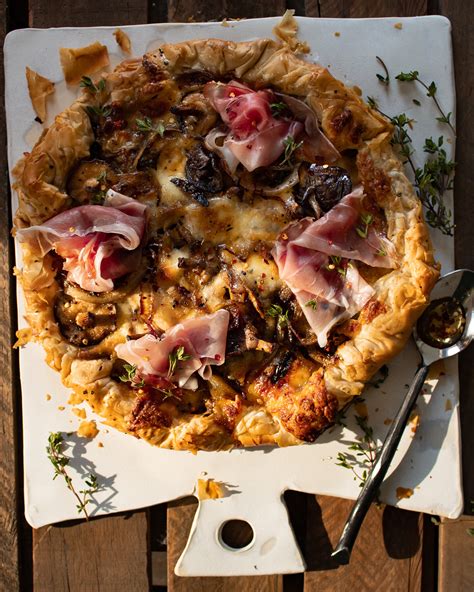 mushroom and caramelized onion tart