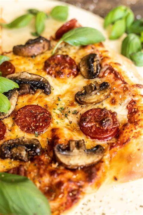 [Homemade] Pepperoni, Mushroom & Thyme Pizza food