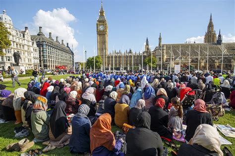 muslim salat in london uk