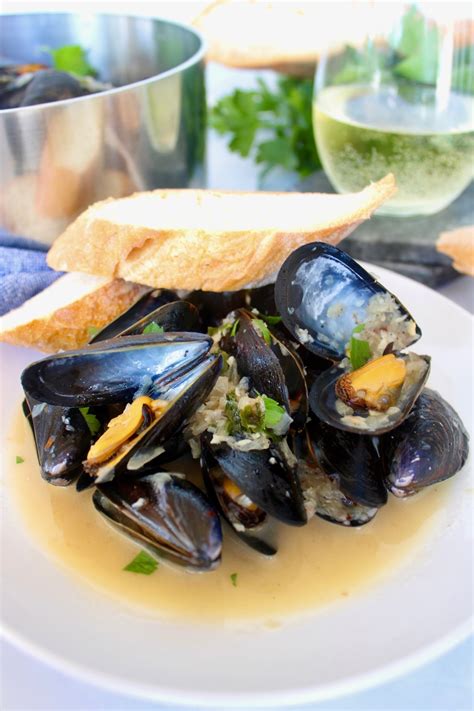 mussels in white sauce italian