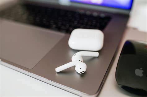 كيفية استخدام ميزة "Find My AirPods" لتحديد مكان سماعاتك المفقودة
