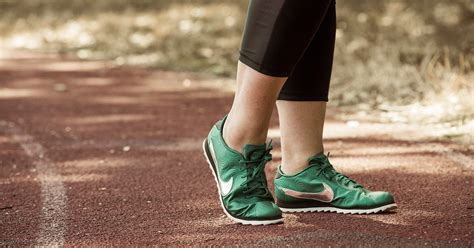 My Foot Keeps Falling Asleep While Running