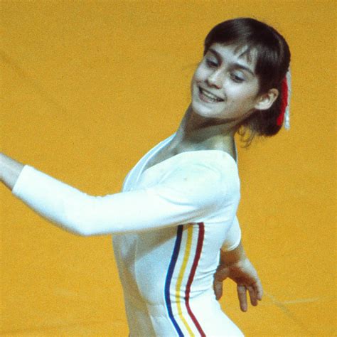 nadia comaneci height and weight in 1976