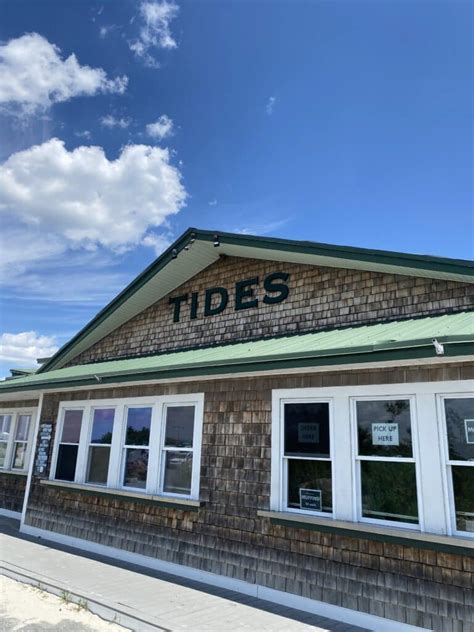 Revel in Coastal Delights: Exploring Nahant Tides Restaurant's Oceanfront Magic