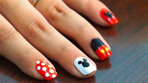 nail designs mickey mouse
