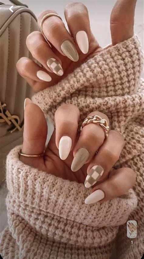 Nail Inspo Basic Beige