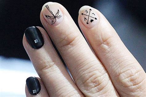 tats and nails Finger tattoos, Tattoos, Tiny tattoos