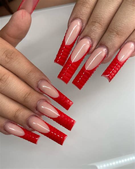 Nails Acrylic Red Lines