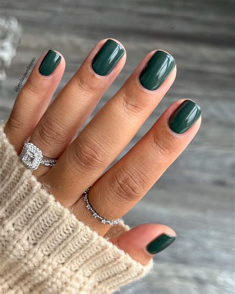 Nails Green Short