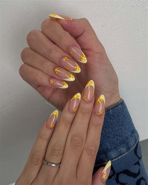 Nails Summer Yellow