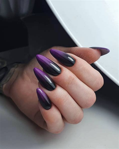 Nails Violet And Black