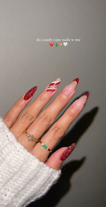 Nails Winter Red Gold
