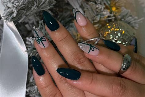 Nails With Bows Green
