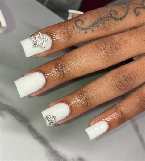 Nails With Gems White