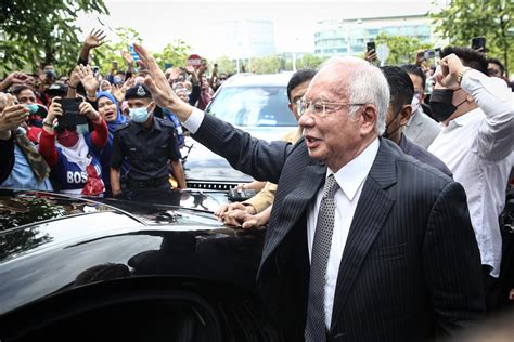 najib penjara berapa tahun