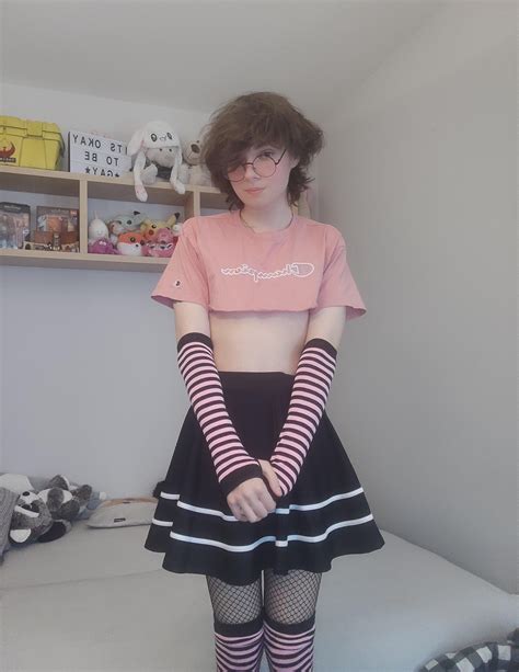 naked femboy