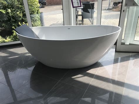 Hoesch Badewanne Namur 1800x900 freistehend, Material Solique, weiß matt (4402.013)