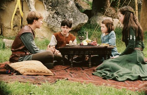 narnia lucy and peter