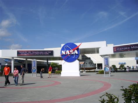 nasa kennedy space center hours