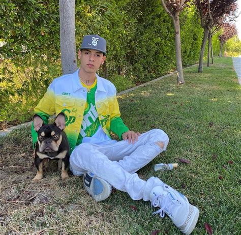 natanael cano y su perro