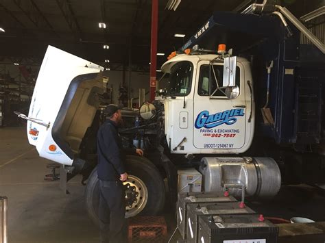 national truck and trailer repair