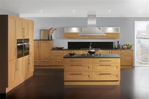 Decorating kitchen with oak / a wide variety of oak kitchen