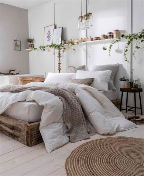Natural Bedroom Decor