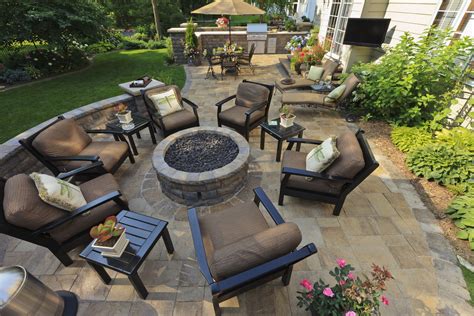 natural elements outdoor entertaining