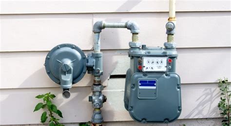 natural gas connection to house