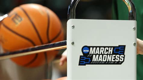 ncaa basketball scores live