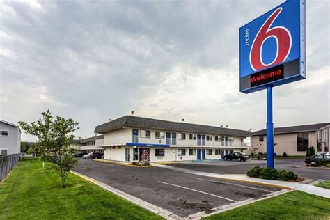 nearest motel 6
