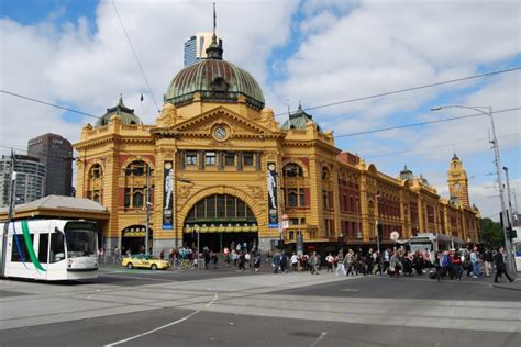 nearest train station to melbourne museum