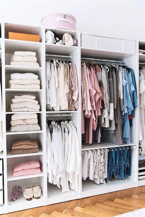 Image of a Bedroom with a Neat and Organized Closet