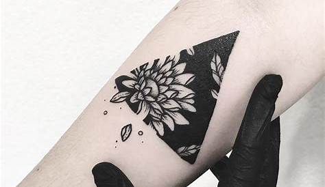 Negative Space Triangle Flower Tattoo Los +150 Mejores Diseños De Tatuaje De Triángulo Con