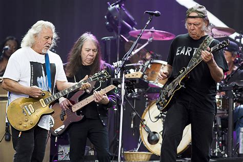 neil young crazy horse band members