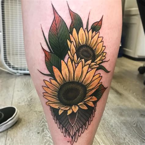 Neotraditional sunflower by ellensalmontattoo ðŸŒ» neotraditionaltattoo