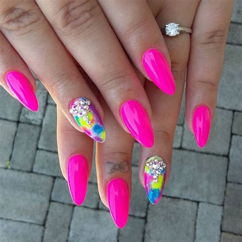 Pin by Autumn Allen on nails in 2020 Neon pink nails, Nail art