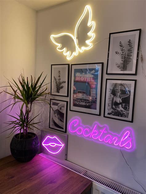 Trendy ways to decorate with neon signs