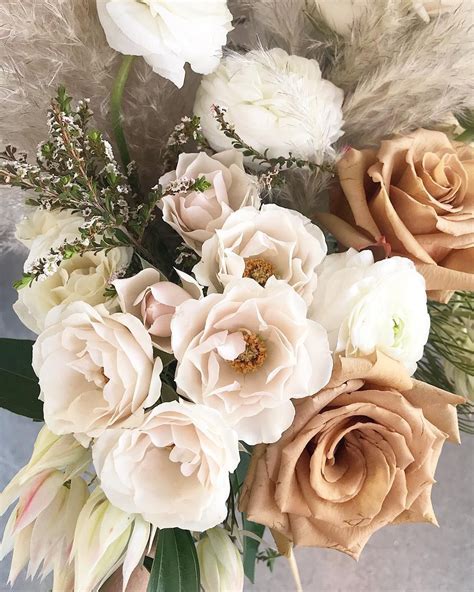 neutral flower arrangements