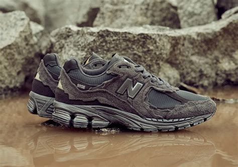 new balance 2002 r protection pack