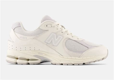 new balance 2002 white